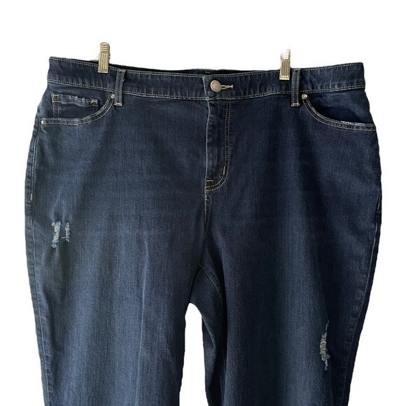 Lane Bryant Low-rise Boyfriend Jeans with Flex Magic Waistband, size 18 - Picture 4 of 8